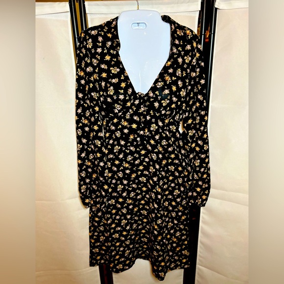 Women’s long sleeve open back dress size medium - Picture 1 of 4